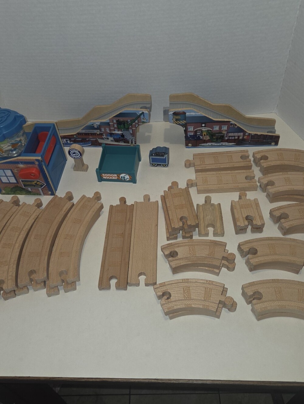Thomas & Friends Wooden Railway James' Fishy Delivery Brendan Fish Market 38 Pcs